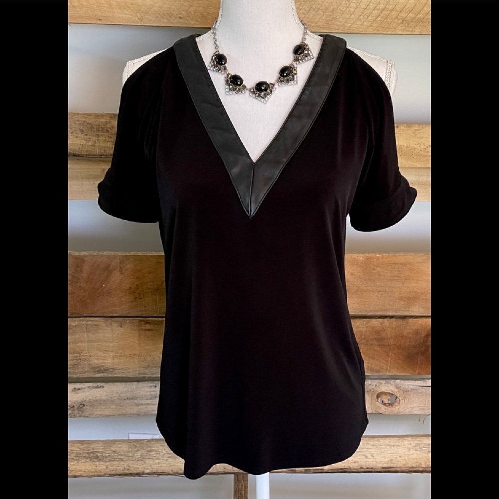 MICHAEL MICHAEL KORS SZ S COLD SHOULDER BLOUSE